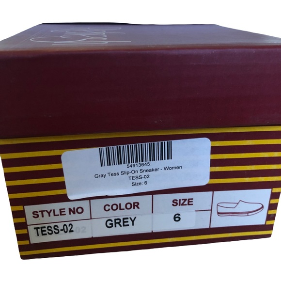 Refresh Pinhole Slip-On Sneaker Flats Grey Size 6 - Picture 4 of 6